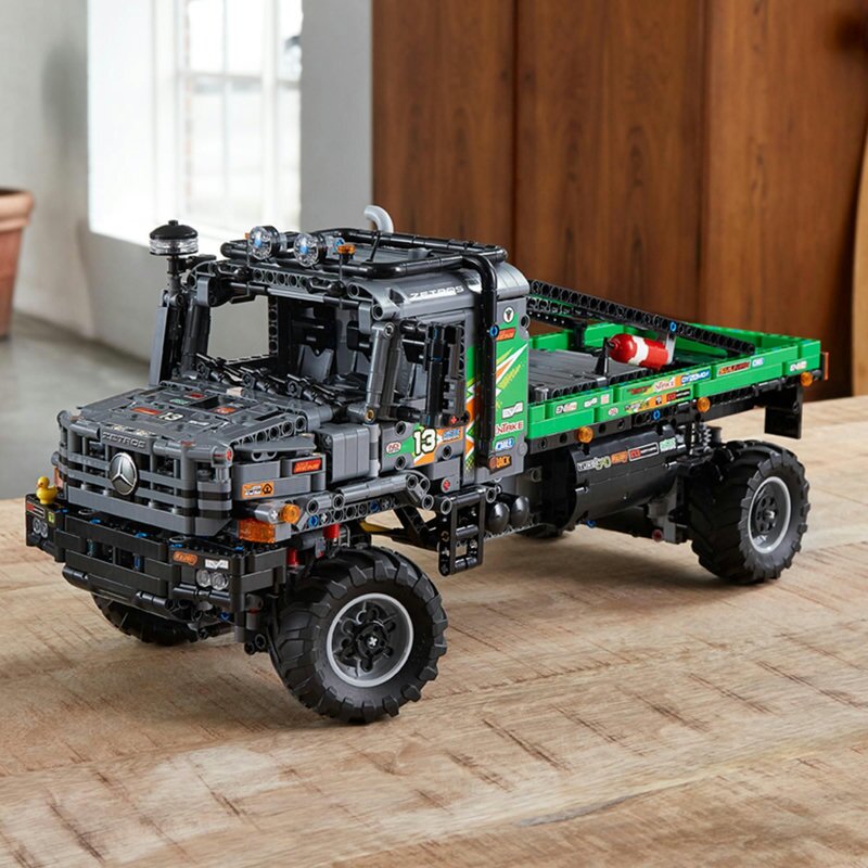 LEGO Technic 4x4 Mercedes-Benz Zetros Offroad-Truck