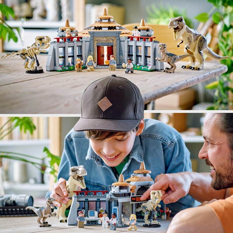 LEGO Jurassic World Angriff des T. rex und des Raptors aufs Besucherzentrum