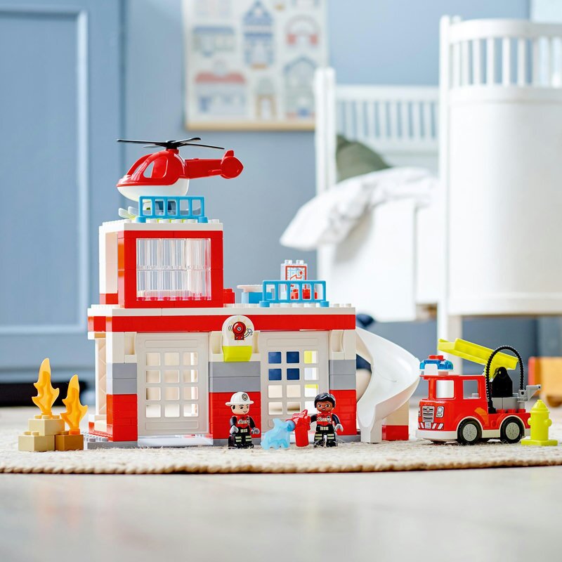 LEGO DUPLO Feuerwehrwache mit Hubschrauber