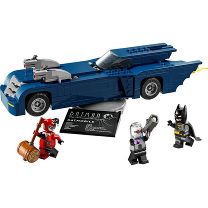 LEGO DC Batman im Batmobil vs. Harley Quinn und Mr. Freeze