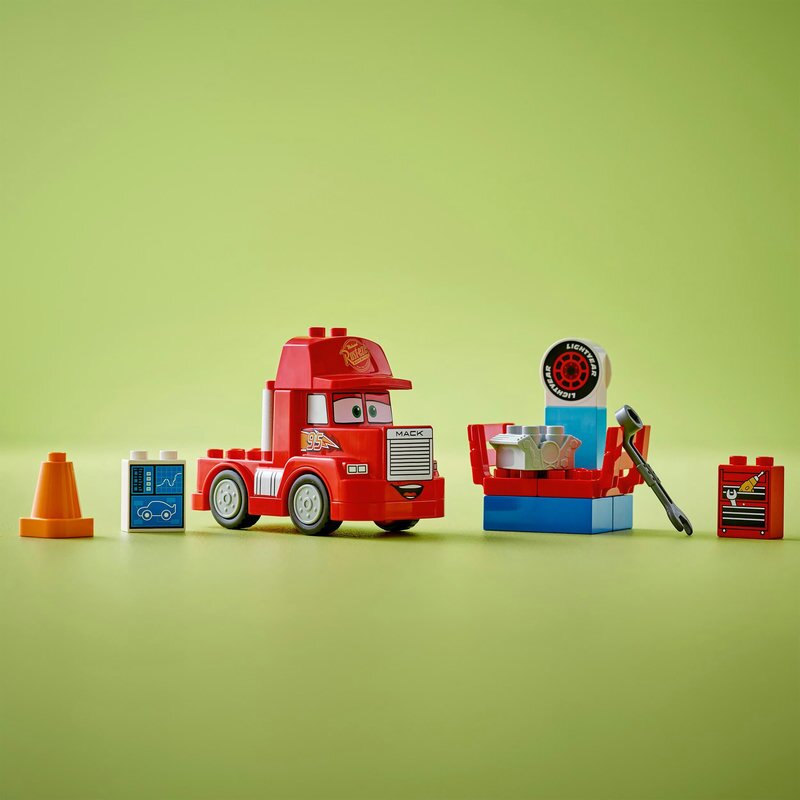 LEGO DUPLO Mack beim Rennen